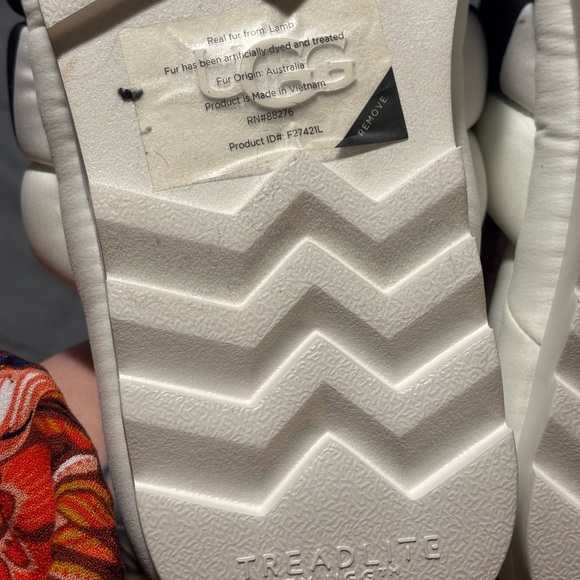 UGG Treadlite White Chunky Platform Slides Women’s Size 8 - Picture 6 of 8